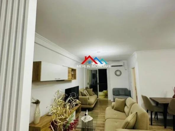 Tirane, jepet me qera apartament 1+1+Ballkon Kati 5, 60 m² 518 € (RRUGA 3 DESHMORET,YZBERISHT)