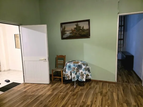 Tirane, jepet me qera apartament 1+1+Ballkon Kati 2, 75 m² 500 € 