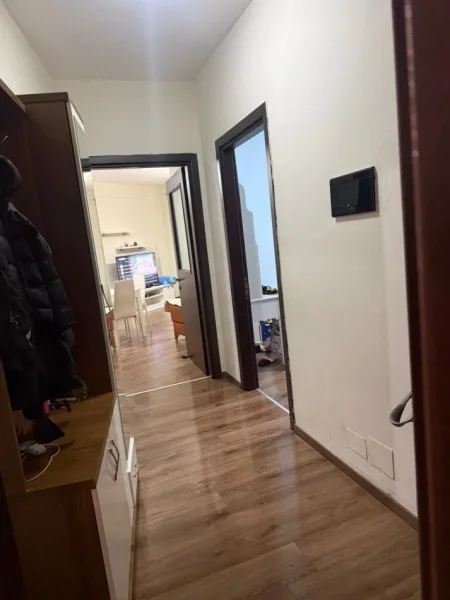 Tirane, jepet me qera apartament 2+1+Ballkon Kati 3, 95 m² 500 € (Astir)