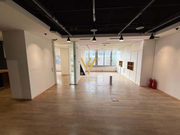 Tirane, jepet me qera zyre Kati 1, 85 m² 1.100 € (RRUGA E ELBASANIT)