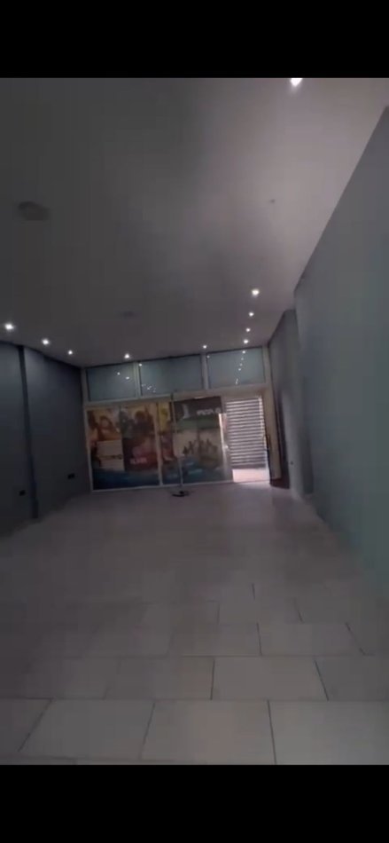 Tirane, jepet me qera dyqan Kati 0, 120 m² 500 € (RRUGA E DIBRES)