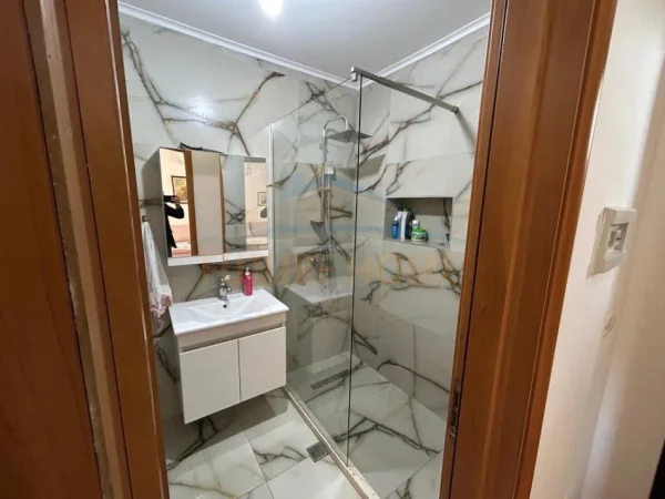 Durres, shitet apartament 1+1+Ballkon Kati 3, 50 m² 105.000 €