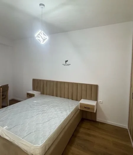 Tirane, jepet me qera apartament 1+1 Kati 8, 80 m² 550 € (JORDAN MISJA)