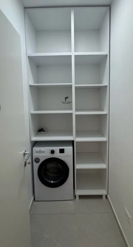 Tirane, jepet me qera apartament 1+1 Kati 8, 80 m² 550 € (JORDAN MISJA)