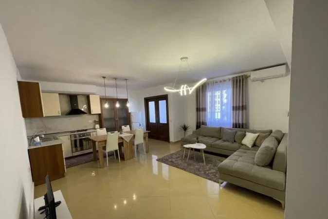 Tirane, jepet me qera apartament 2+1+Ballkon Kati 4, 83 m² 750 € (SHESHI SKENDERBEJ)