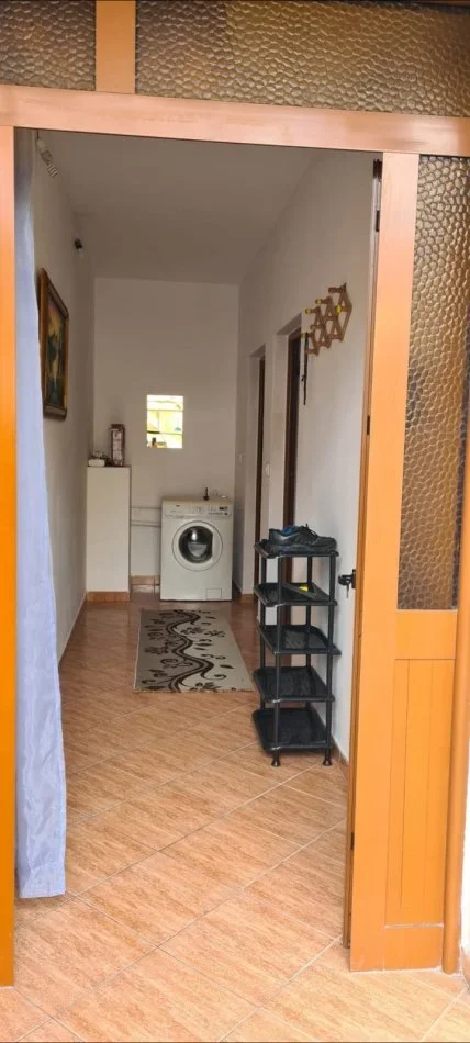 Tirane, jepet me qera shtepi 1+1 Kati 1, 70 m² 300 € (Zija kambo)