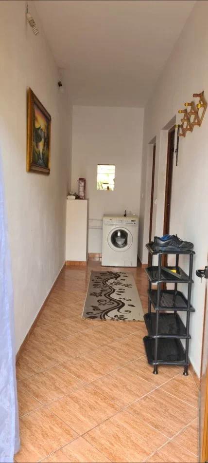 Tirane, jepet me qera shtepi 1+1 Kati 1, 70 m² 300 € (Zija kambo)