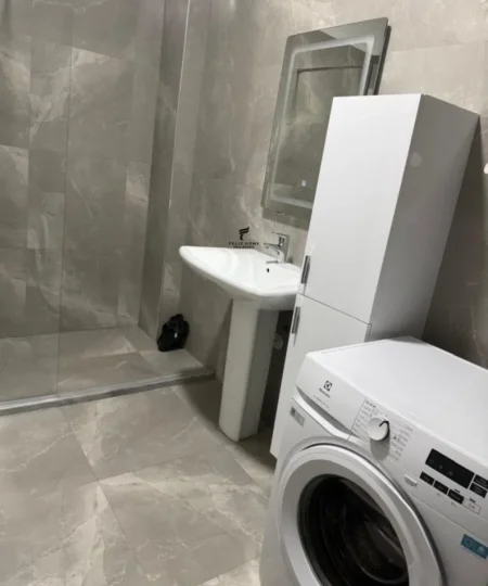 Tirane, jepet me qera apartament 2+1 Kati 5, 100 m² 650 € (RRUGA E KAVAJES)