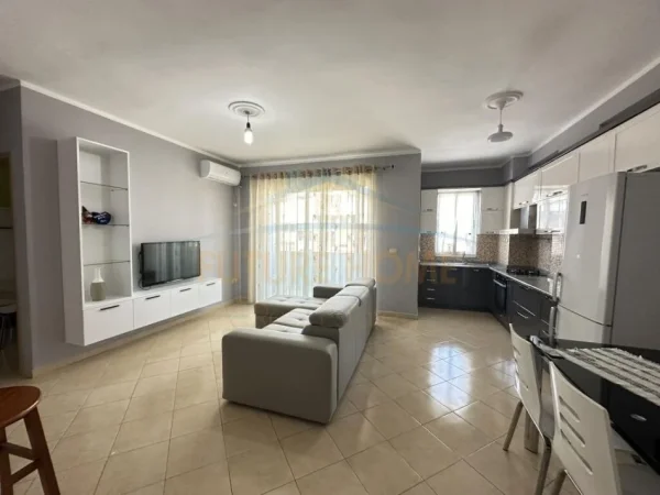 Tirane, jap me qera apartament 2+1+Ballkon Kati 6, 98 m² 500 € (ROTONDO ASTIR)