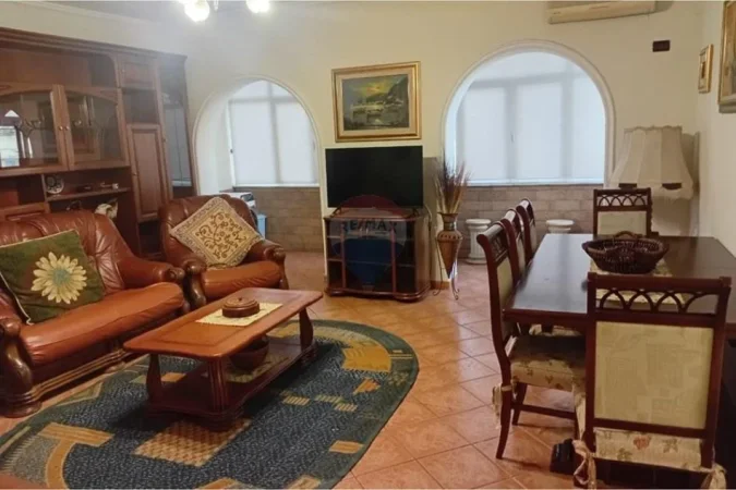 Tirane, jepet me qera apartament , 71 m² 700 € 