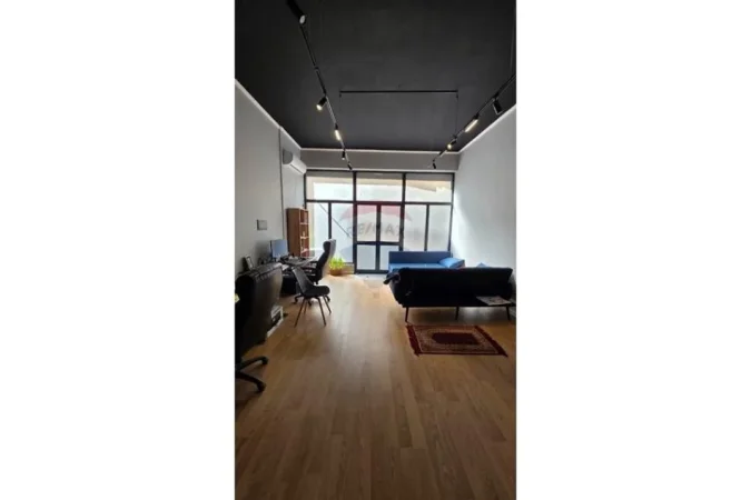 Tirane, jepet me qera zyre , 40 m² 400 € (Rruga Rrapo Hekali, Tiranë)