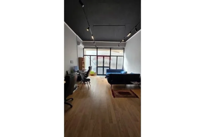 Tirane, jepet me qera zyre , 40 m² 400 € (Rruga Rrapo Hekali, Tiranë)
