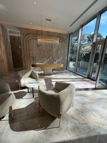 Tirane, jepet me qera zyre Kati 1, 264 m² 9.300 € (BLLOKU)