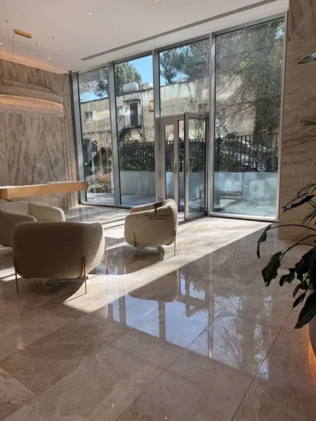 Tirane, jepet me qera zyre Kati 1, 264 m² 9.300 € (BLLOKU)