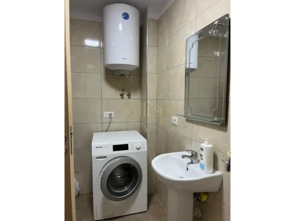 Tirane, jepet me qera 3+1 , 118 m² 700 € (5 Maji)