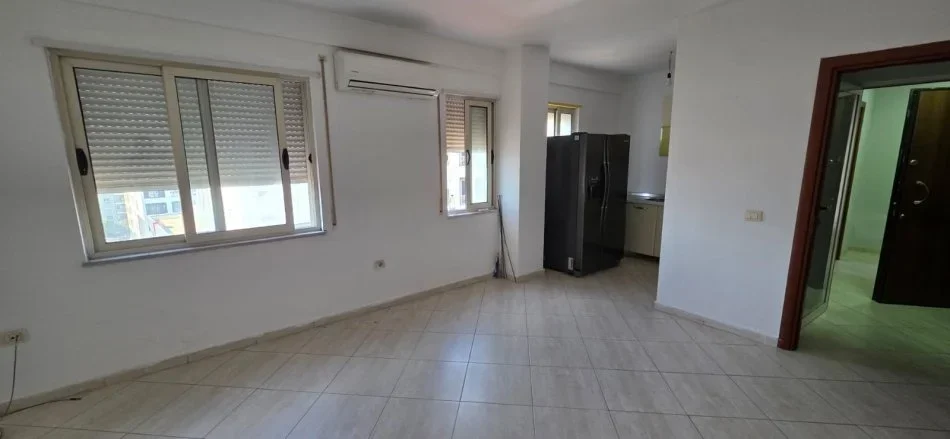 jepet me qera apartament 2+1+2+Ballkon per banim ose zyre Kati 7, 97 m² 600 € (Rr. Jordan Misja te Gener 2)