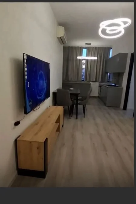 Tirane, jepet me qera apartament 1+1 Kati 2, 90 m² 650 € (BULEVARDI ZOGU I PARE)