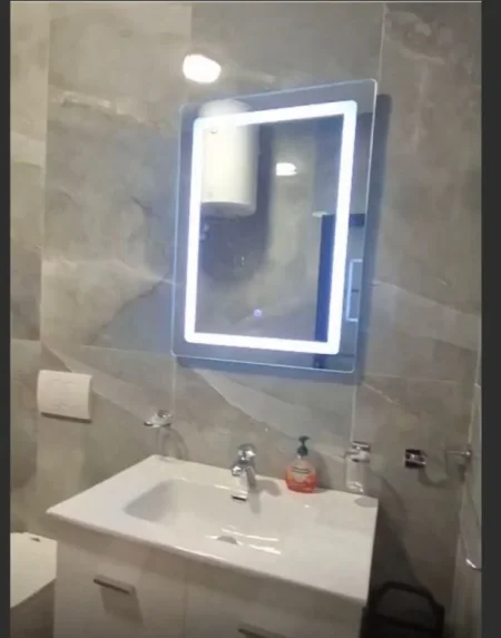 Tirane, jepet me qera apartament 1+1 Kati 2, 90 m² 650 € (BULEVARDI ZOGU I PARE)