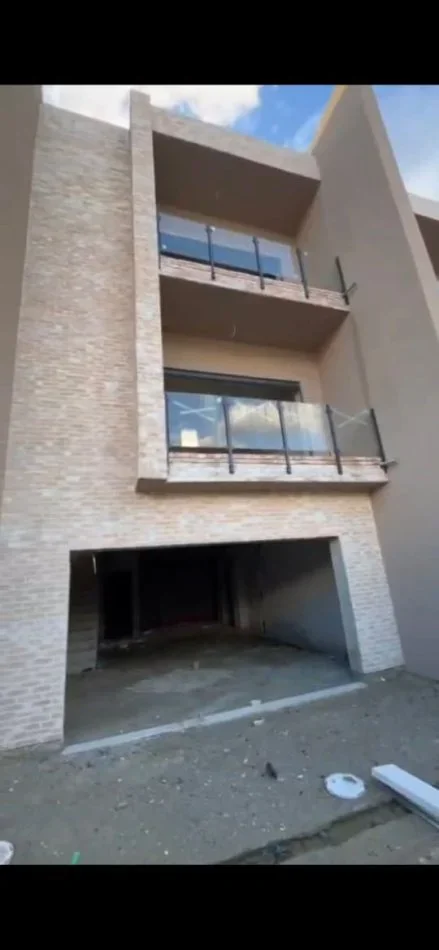 Tirane, shitet Vile Dublex Kati 3, 211 m² 390.000 € (FARKE)
