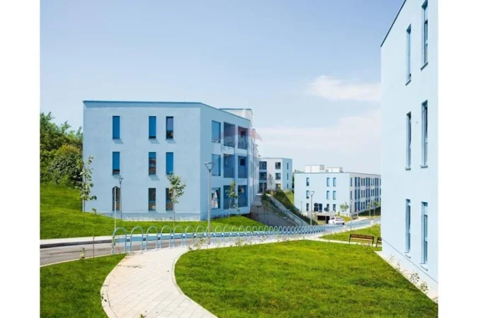 Tirane, shitet apartament , 79 m² 96.667 € (Fresku)