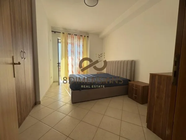 Tirane, jepet me qera apartament 2+1 Kati 8, 102 m² 500 € (astir)