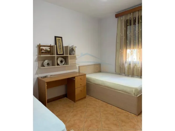 Tirane, jepet me qera apartament 2+1 Kati 4, 113 m² 600 € (Rruga Panorama)