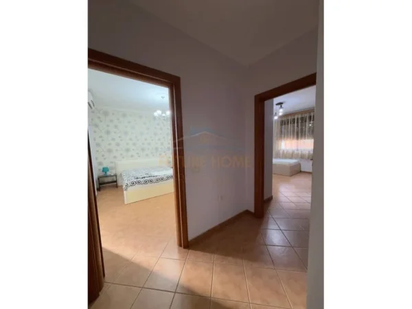 Tirane, jepet me qera apartament 2+1 Kati 4, 113 m² 600 € (Rruga Panorama)