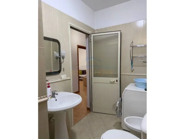 Tirane, jepet me qera apartament 2+1 Kati 4, 113 m² 600 € (Rruga Panorama)