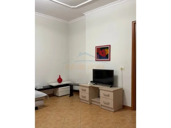 Tirane, jepet me qera apartament 2+1 Kati 4, 113 m² 600 € (Rruga Panorama)