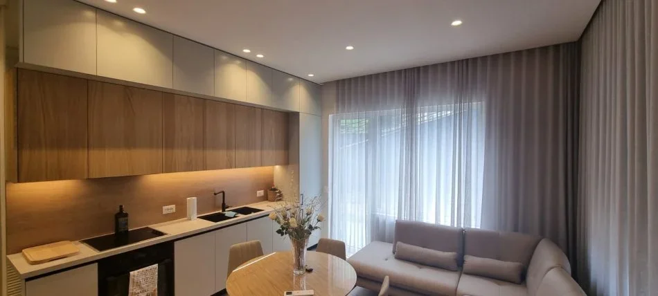 Tirane, jepet me qera apartament 1+1 Kati 2, 65 m² 950 € (KODRA E DIELLIT)