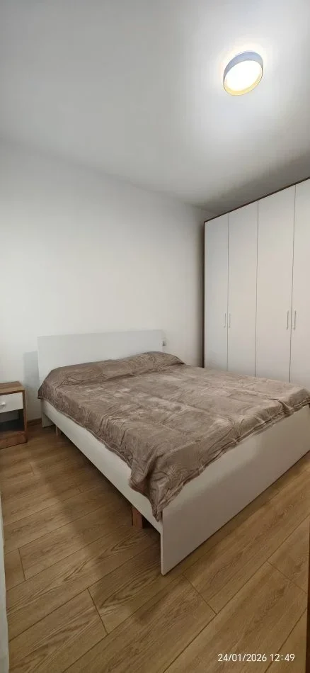 Tirane, jepet me qera apartament 1+1 Kati 4, 65 m² 450 € (Shkoze)