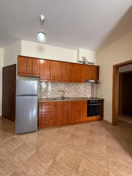 Vlore, jepet me qera apartament 2+1 , 115 m² 650 € 