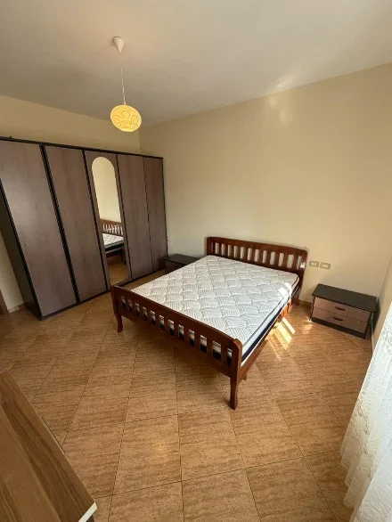 Vlore, jepet me qera apartament 2+1 , 115 m² 650 € 