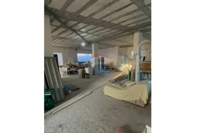 Tirane, shitet magazine , 142 m² 115.000 € 