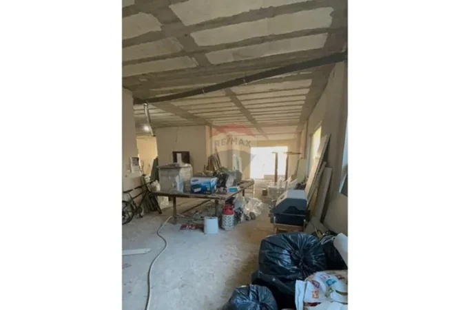 Tirane, shitet magazine , 142 m² 115.000 € 