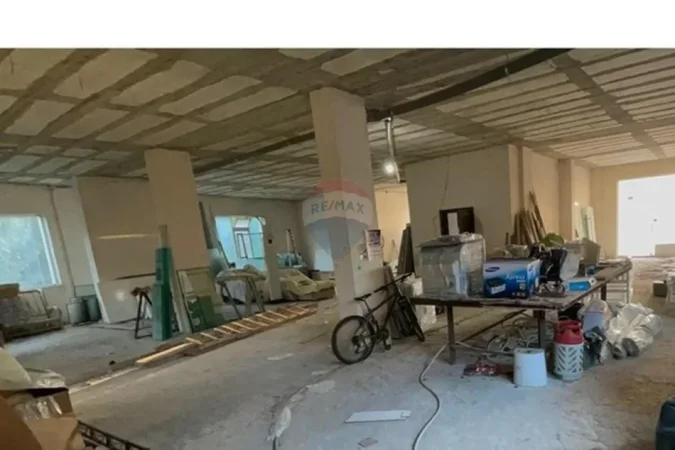 Tirane, shitet magazine , 142 m² 115.000 € 