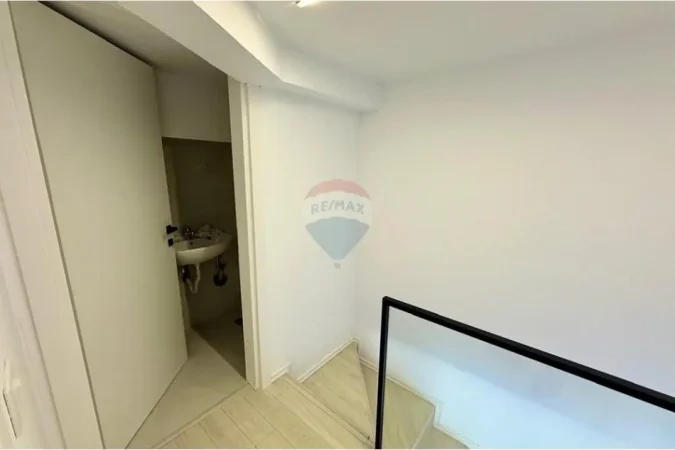 Tirane, shitet zyre , 69 m² 220.000 € (Fabrika E Miellit, Tiranë)