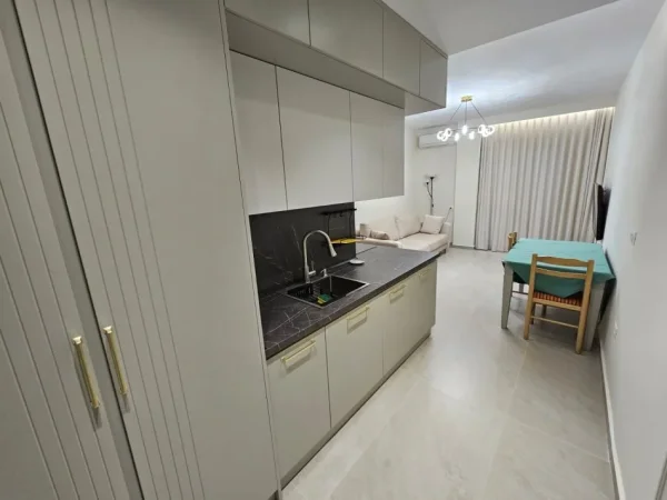 Tirane, jepet me qera apartament 1+1+Aneks+Ballkon Kati 3, 850 m² 850 € (Kajo Karafili)