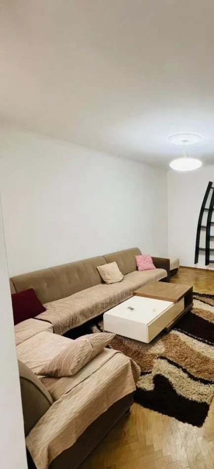 Tirane, jepet me qera apartament 3+1 Kati 1, 125 m² 650 € (Pranë Hotel Ferrari, Don Bosko, Tiranë)