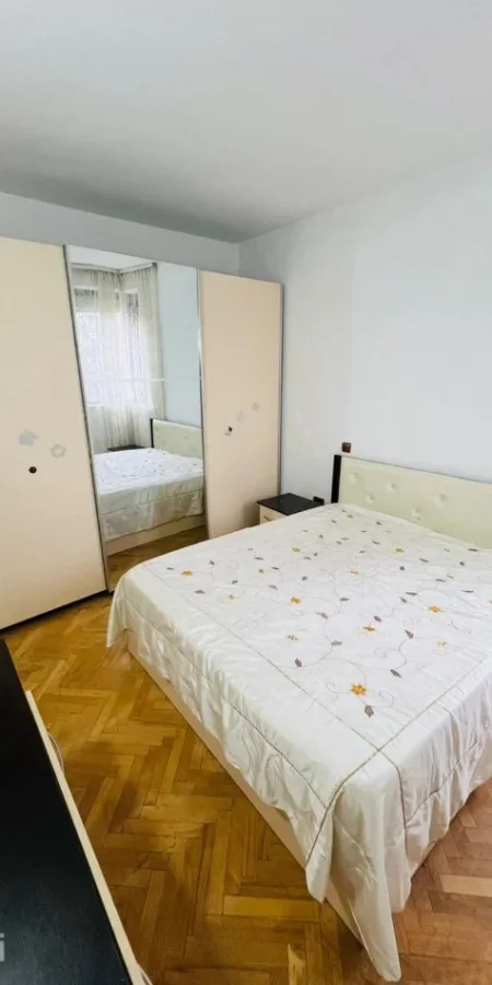 Tirane, jepet me qera apartament 3+1 Kati 1, 125 m² 650 € (Pranë Hotel Ferrari, Don Bosko, Tiranë)