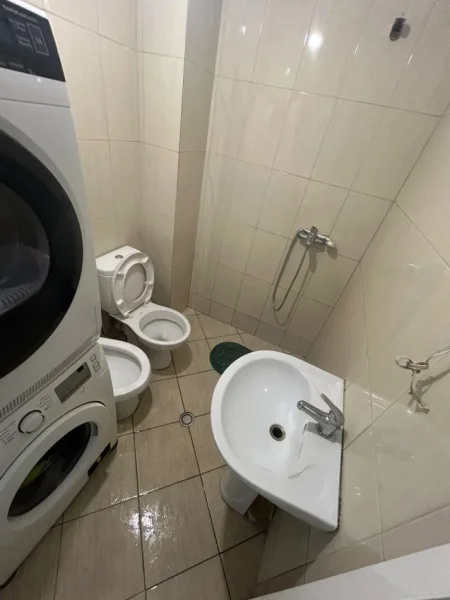 Tirane, shitet apartament 1+1 Kati 8, 60 m² 105.000 € (Bulevardi Migjeni Astir)