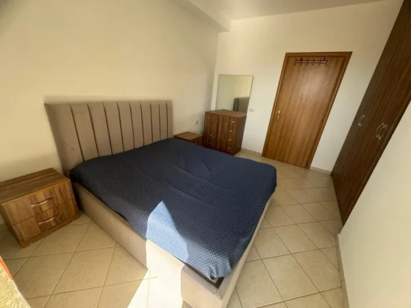 Tirane, jepet me qera apartament 2+1+Ballkon Kati 8, 110 m² 500 € (Astir)