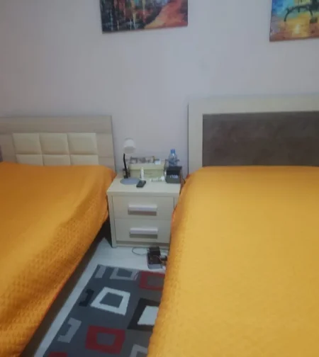 Tirane, jepet me qera apartament 2+1+Ballkon Kati 2, 100 m² 750 € (Rruga Islam Alla, Tiranë)
