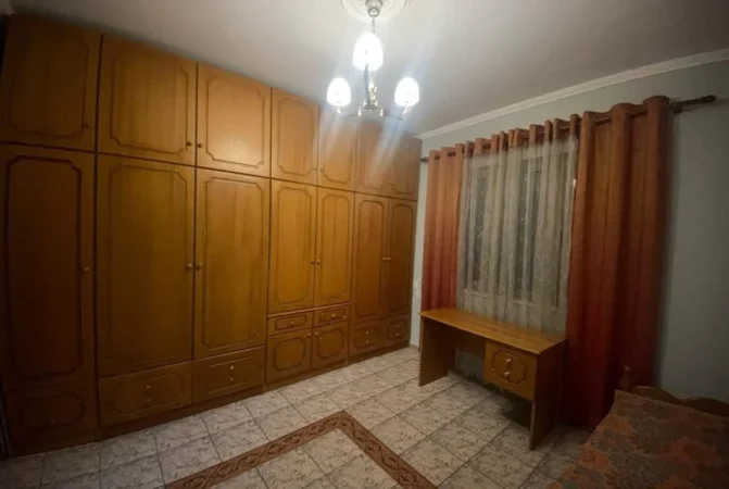 Tirane, jepet me qera apartament 2+1 Kati 2, 114 m² 800 € (Rruga Mihal Grameno)