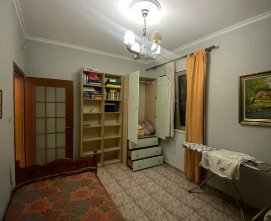 Tirane, jepet me qera apartament 2+1 Kati 2, 114 m² 800 € (Rruga Mihal Grameno)