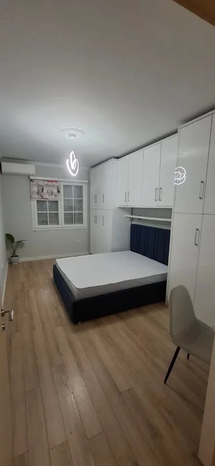 Tirane, jepet me qera apartament 1+1+Ballkon Kati 2, 59 m² 550 € (Apartament 1+1 Per Qera Prane Eleonores I Mobiluar)