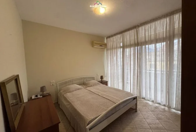 Tirane, jepet me qera apartament 1+1 Kati 3, 65 m² 570 € (Rruga Todi Shkurti)