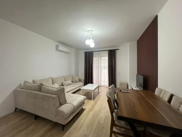 Tirane, jepet me qera apartament 1+1+Ballkon Kati 2, 68 m² 500 € (oslo astir)
