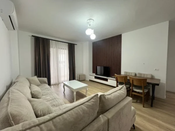 Tirane, jepet me qera apartament 1+1+Ballkon Kati 2, 68 m² 500 € (oslo astir)