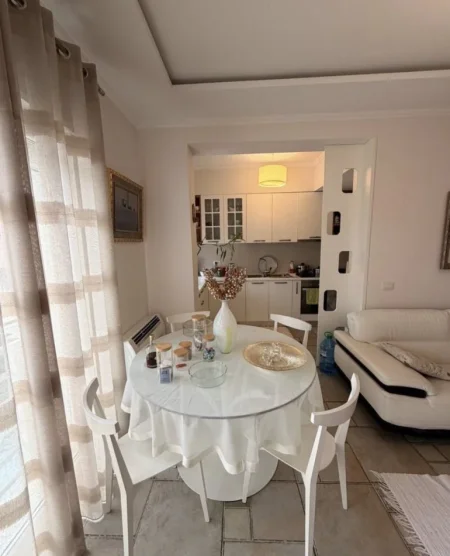 Tirane, shitet apartament 1+1+Ballkon Kati 2, 74 m² 150 milion leke (Kodra e Diellit, prane British School)